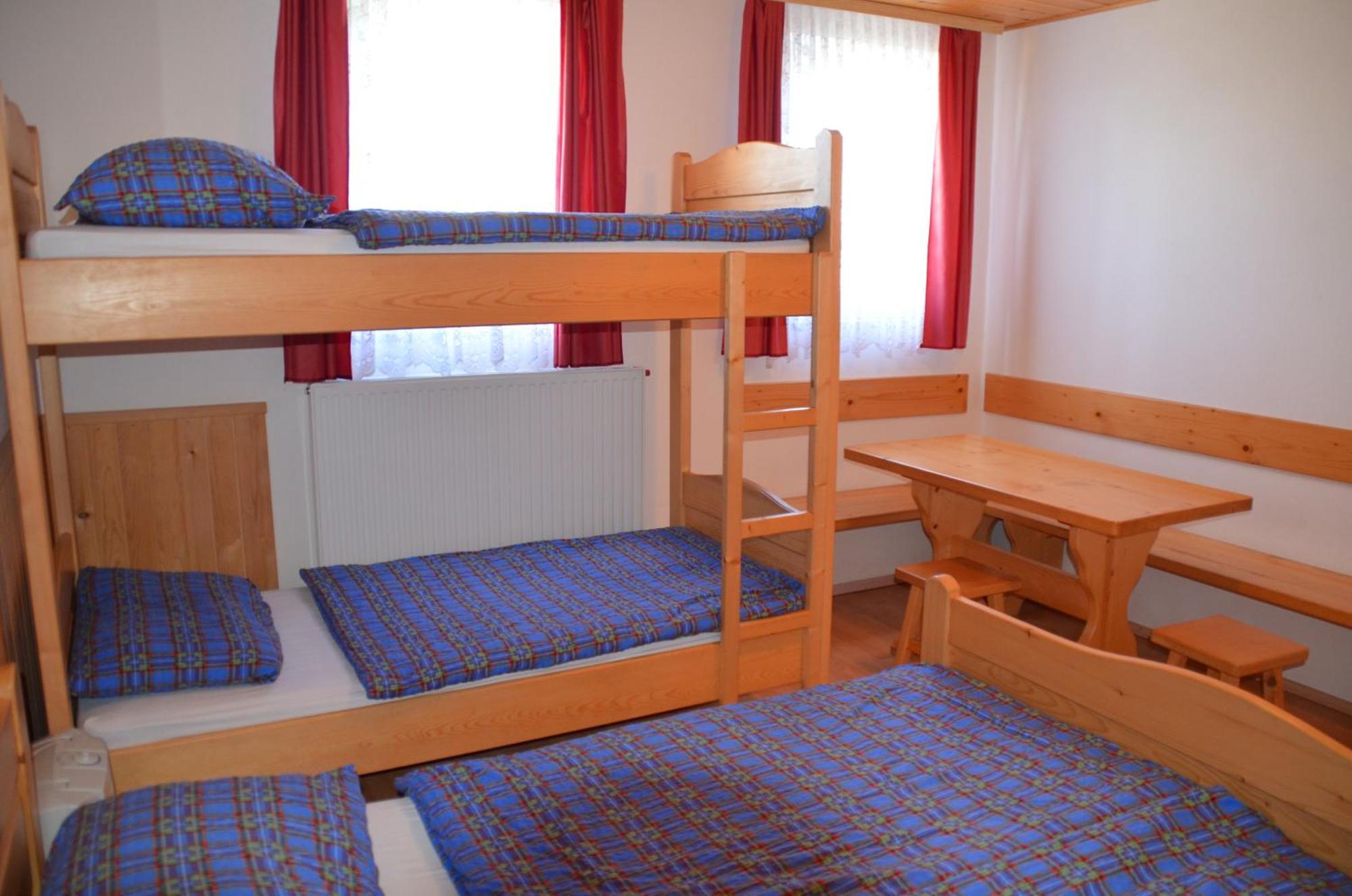 Apartmaji Srnca سيركنو الغرفة الصورة